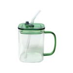Verre en borosilicate avec couvercle et paille colorée