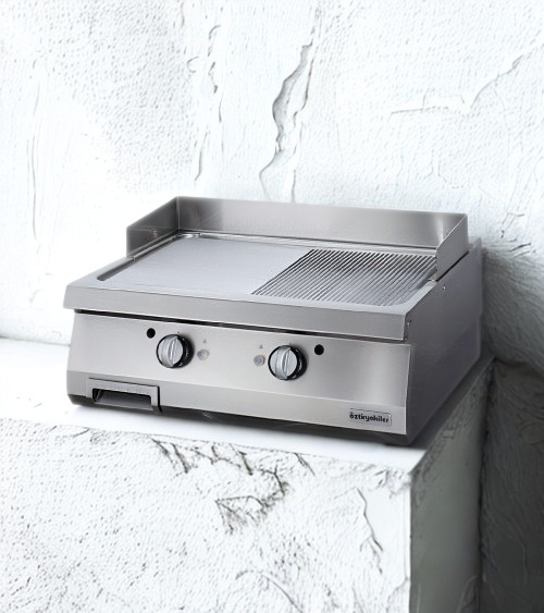 GRILLADE LISSE NERVURÉ À GAZ S900/80