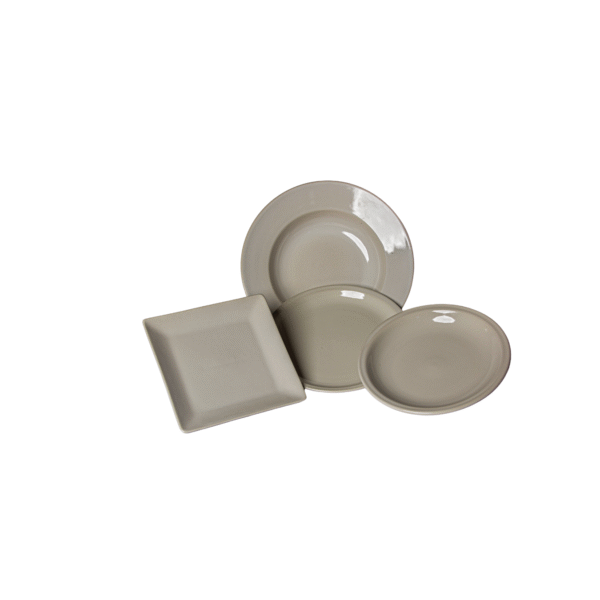 Série d’assiettes en porcelaine  couleur beige clair